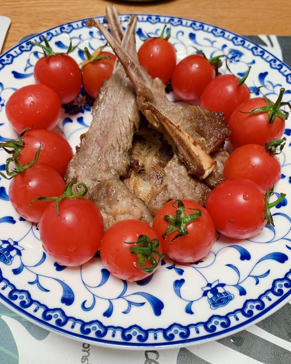 为情人节烛光晚餐提前操练的【法式煎羊排】