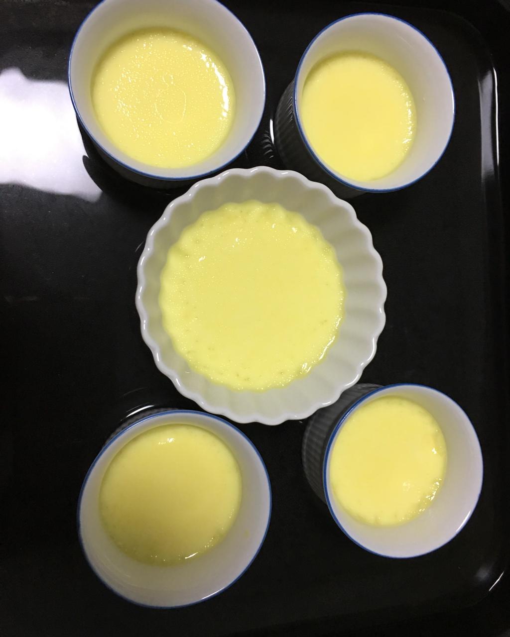 Crèmebrulée。法式烤布雷。焦糖布丁。