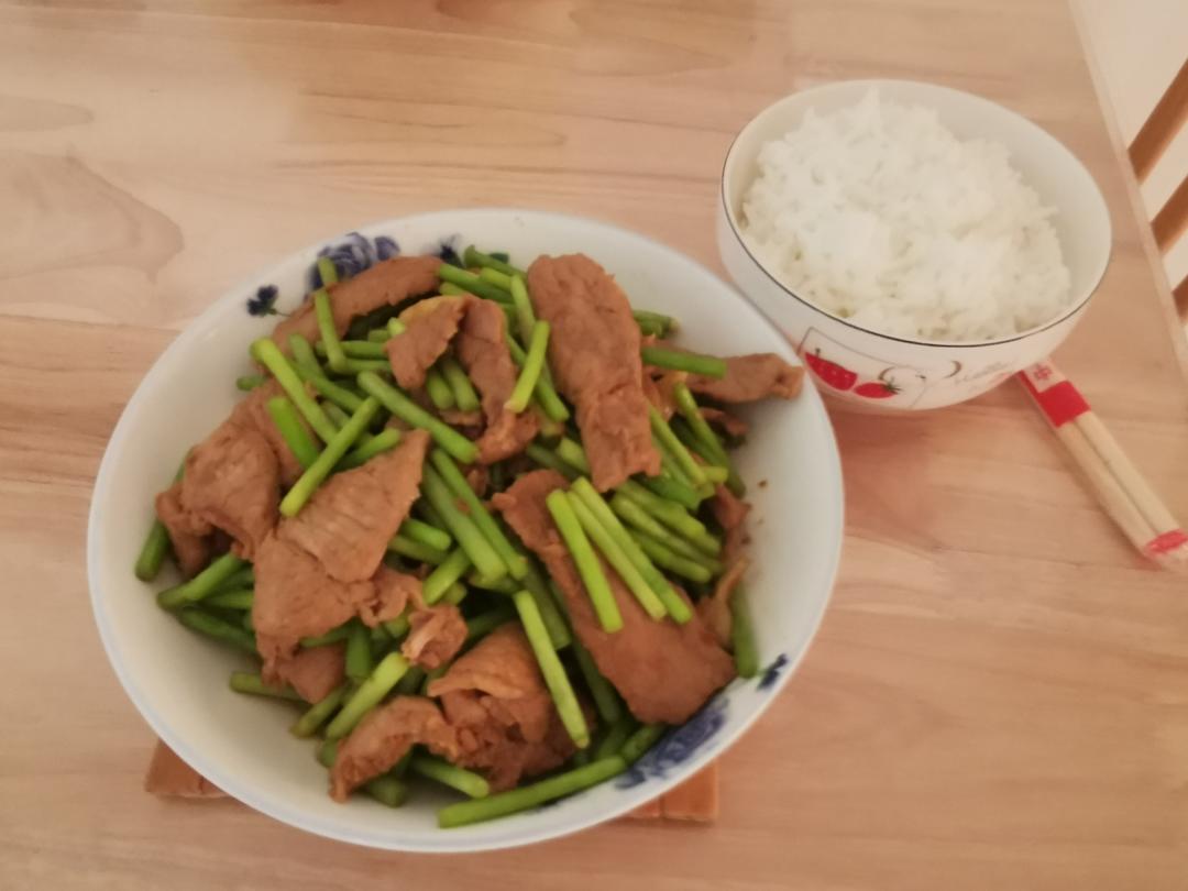 蒜薹炒肉丝