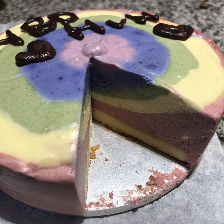 彩虹慕斯蛋糕