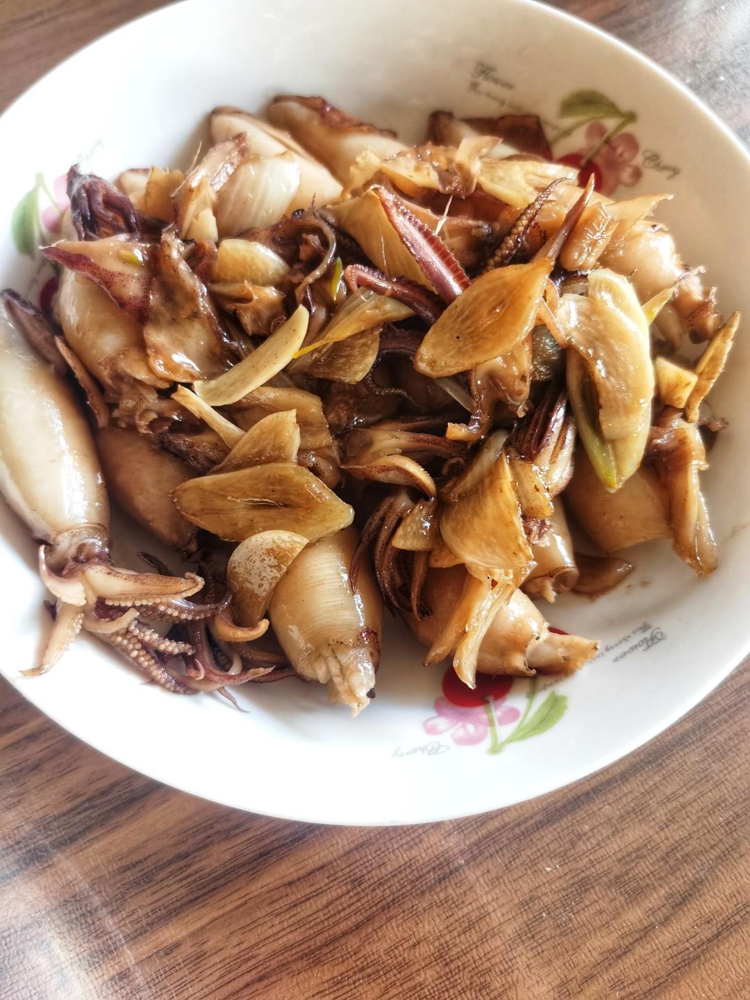 蒜烧籽乌（笔管鱼）