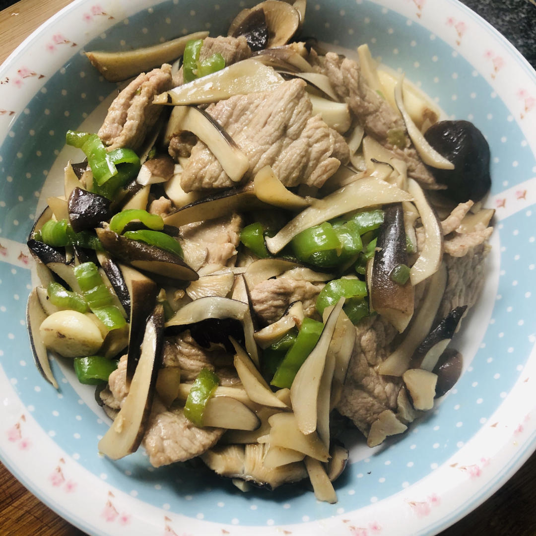 青椒炒鸡枞