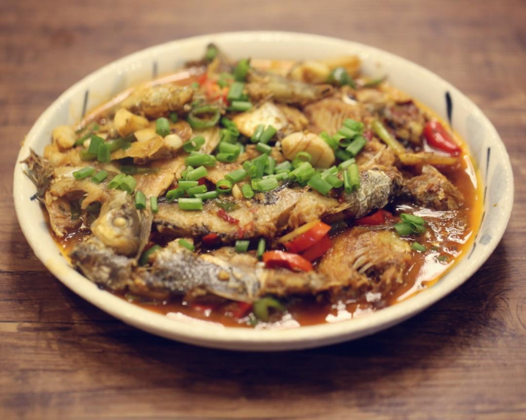 加了豆瓣酱的红烧鲫鱼就是不一样的鲜