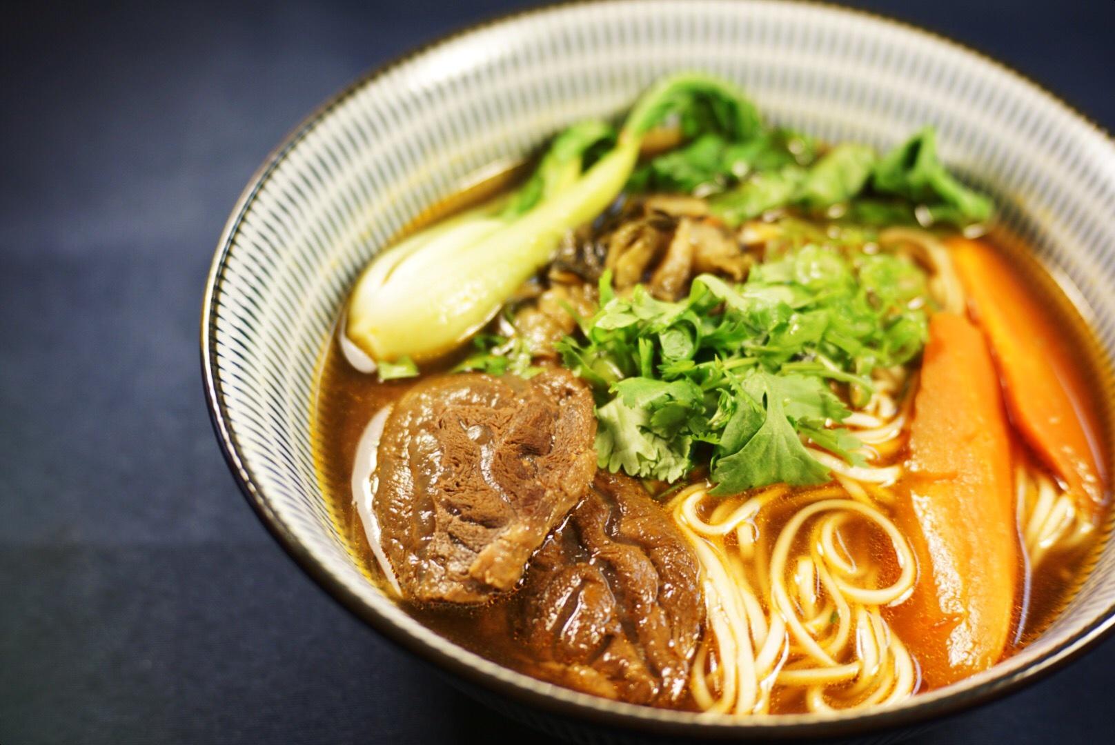 台式红烧牛肉面 | Taiwanese Beef Noodle Bowl