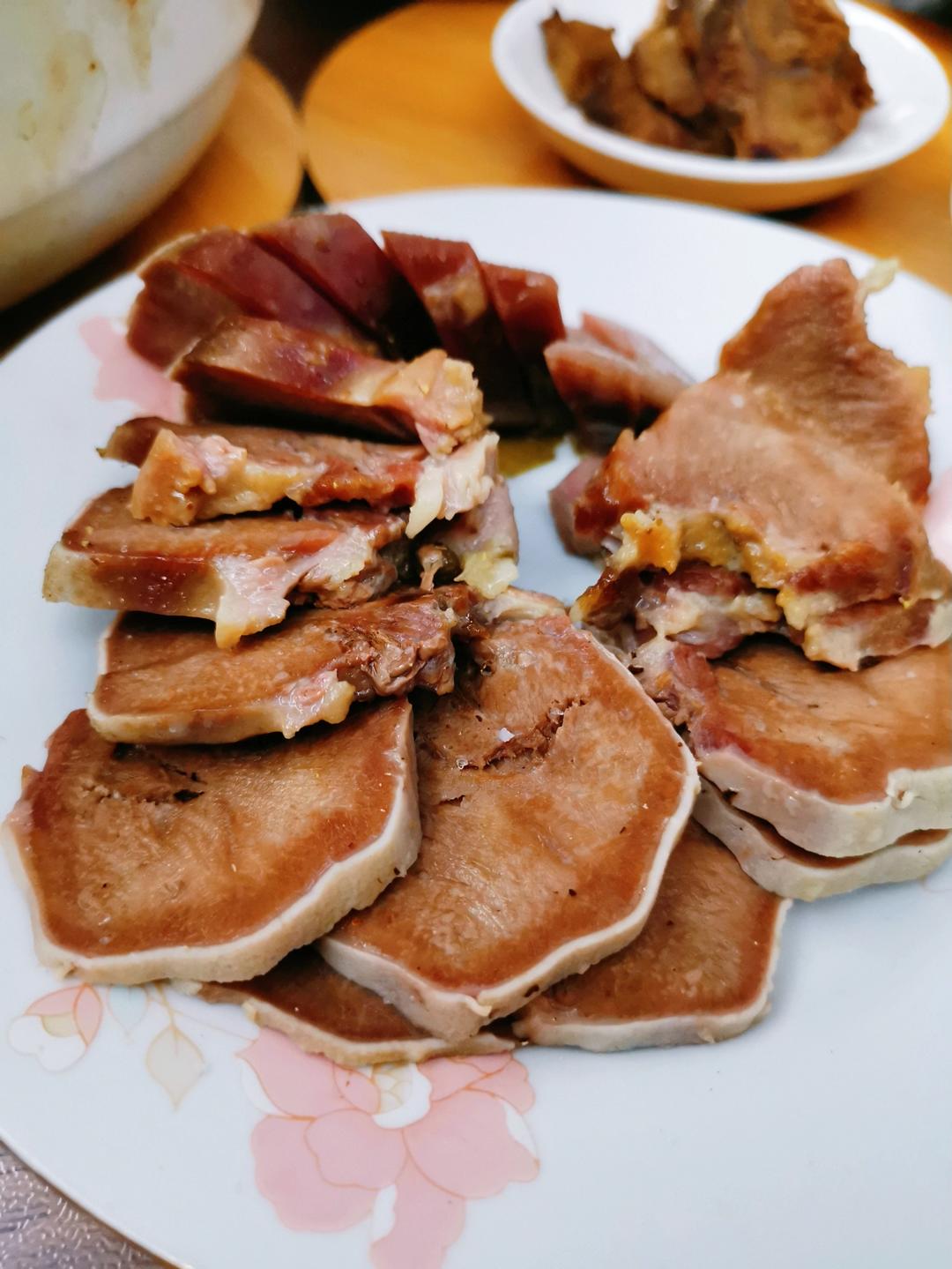 好吃的卤猪舌