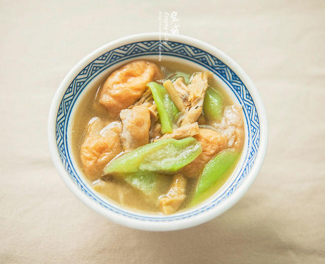 丝瓜笋干油面筋汤的做法