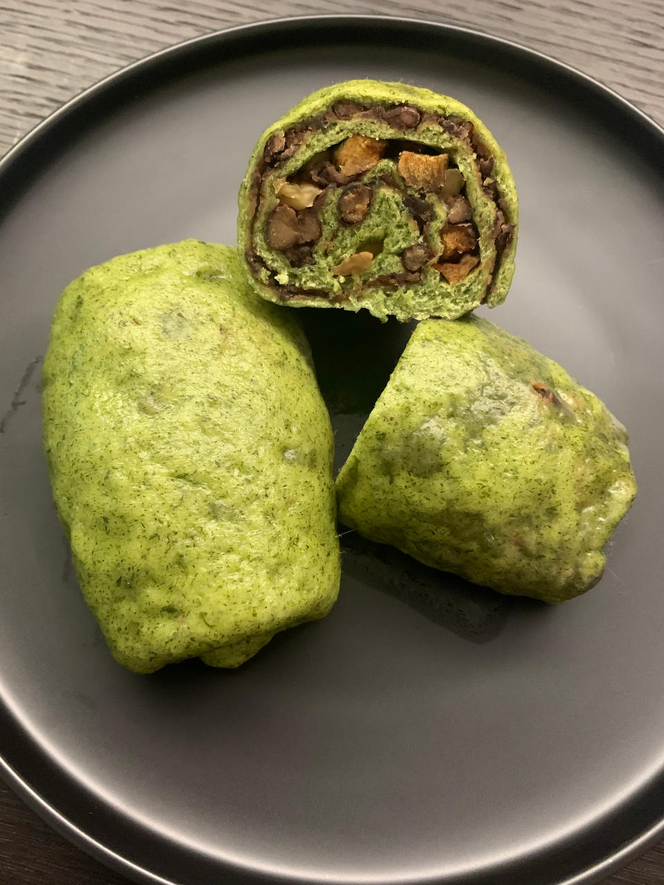 暖宫散寒，最适合女性吃的艾草红豆卷，及艾草汁的保存方法。