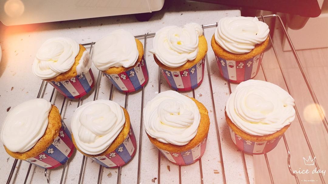 纸杯蛋糕 8寸戚风蛋糕的量