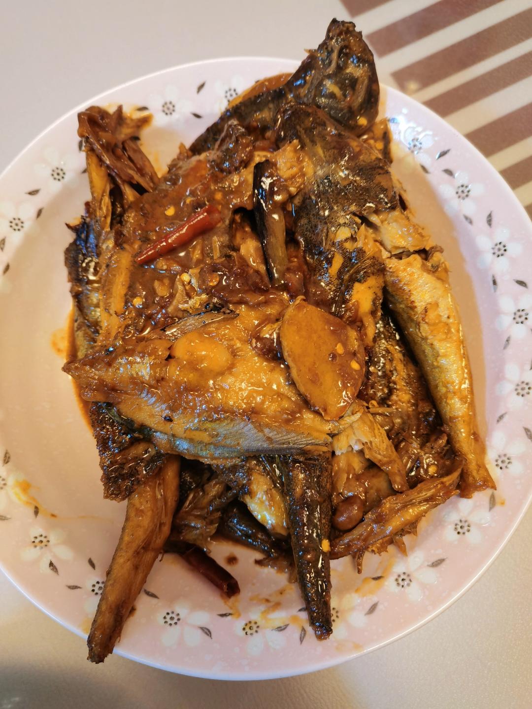 炖海杂鱼 红烧海杂鱼