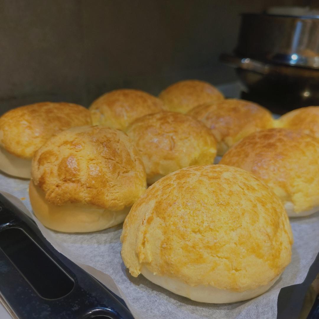 做100款面包の12：在家开茶餐厅!港式菠萝包 –不划格子自然裂开的香酥脆皮！菠萝油/酥皮包