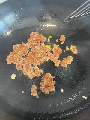tiger妈咪家常菜之肉末炒豌豆胡萝卜粒的做法 步骤6