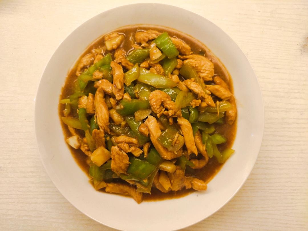 青椒肉丝，这样炒太好吃了。