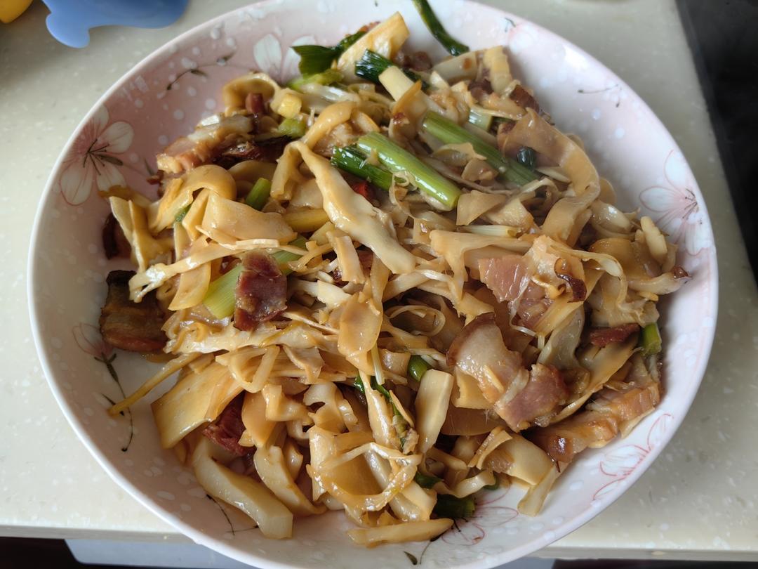 糯米笋炒腊肉