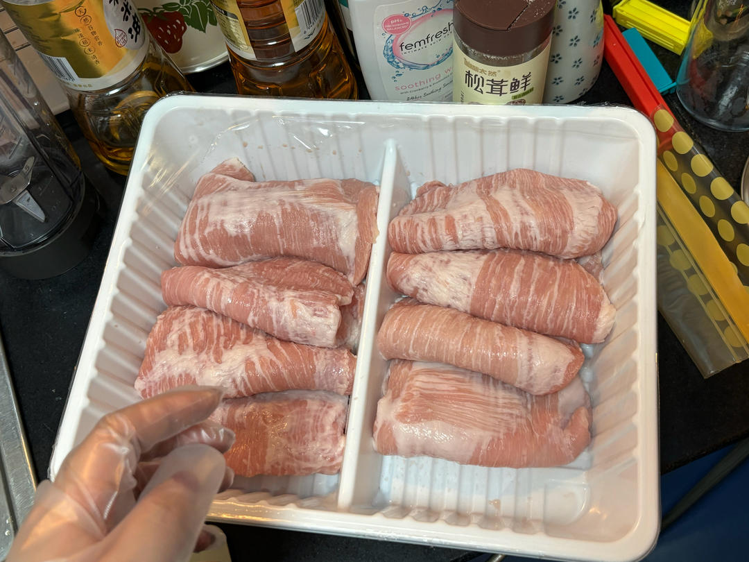 白灼猪颈肉和料汁