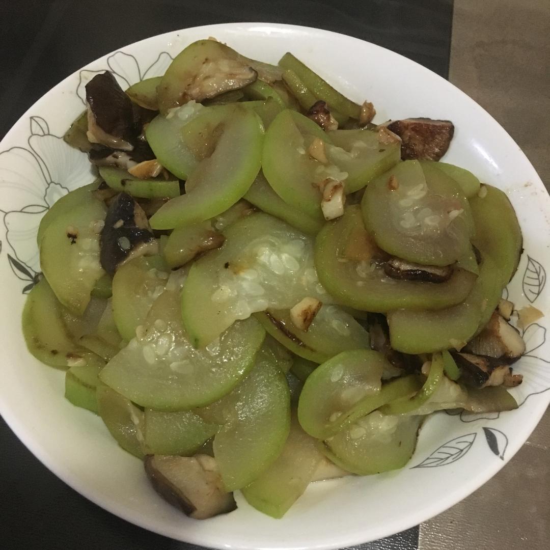 胡瓜炒香菇