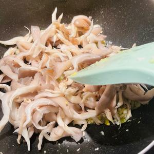 下饭菜❤️平菇尖椒炒鸡蛋的做法 步骤7