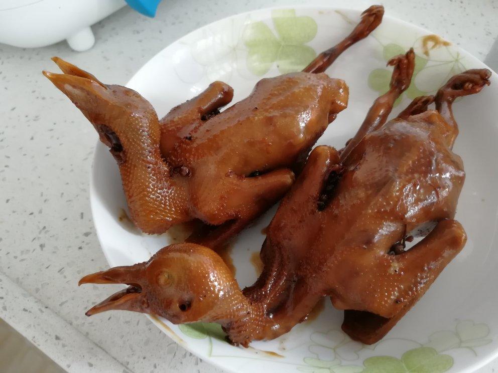 豉油皇乳鸽