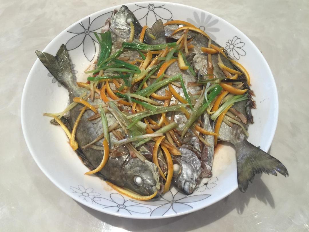 鲜蒸泥蜢