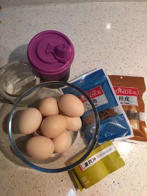 满屋飘香：五香茶叶蛋的做法 步骤1