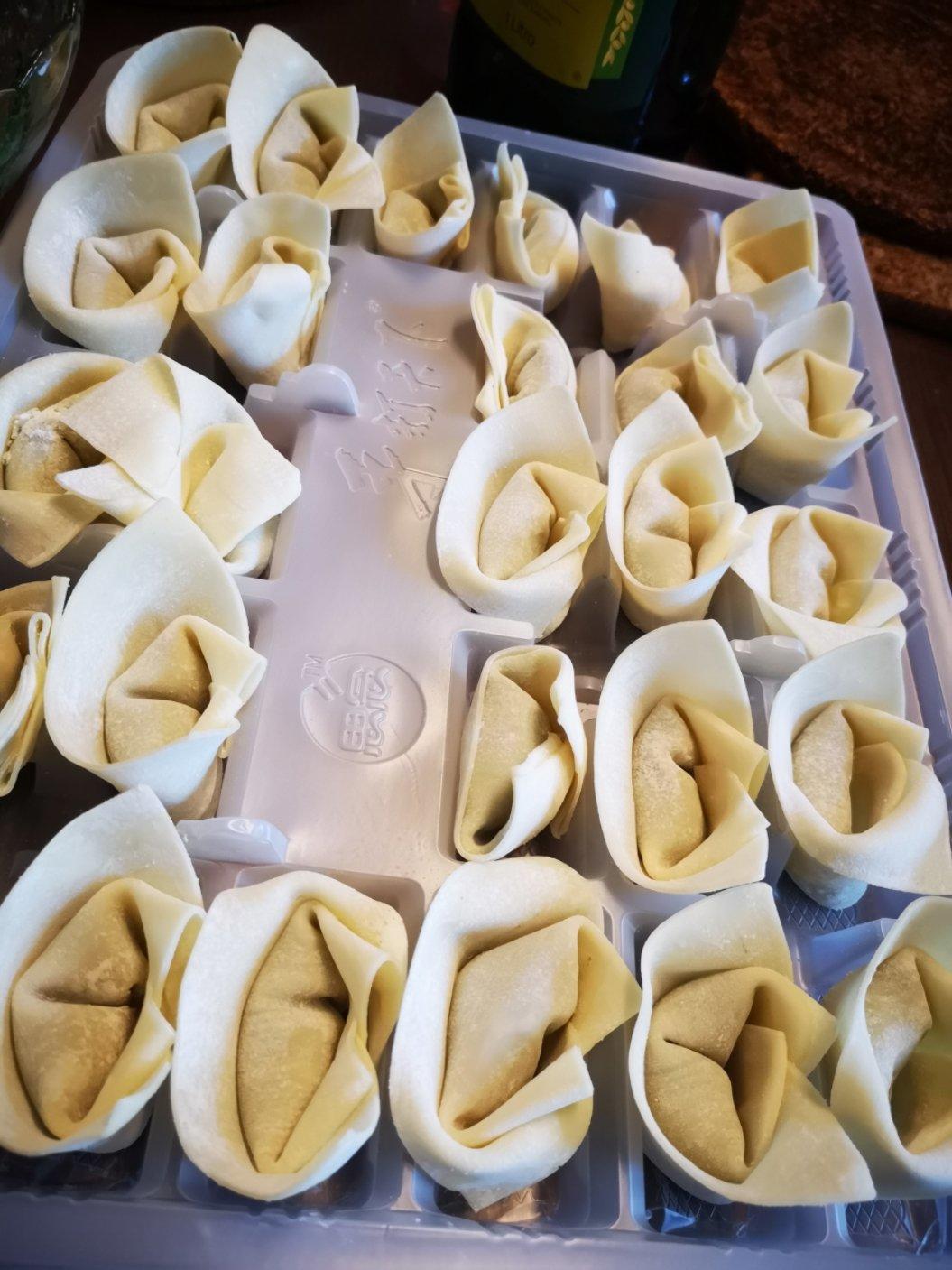 上海荠菜大馄饨