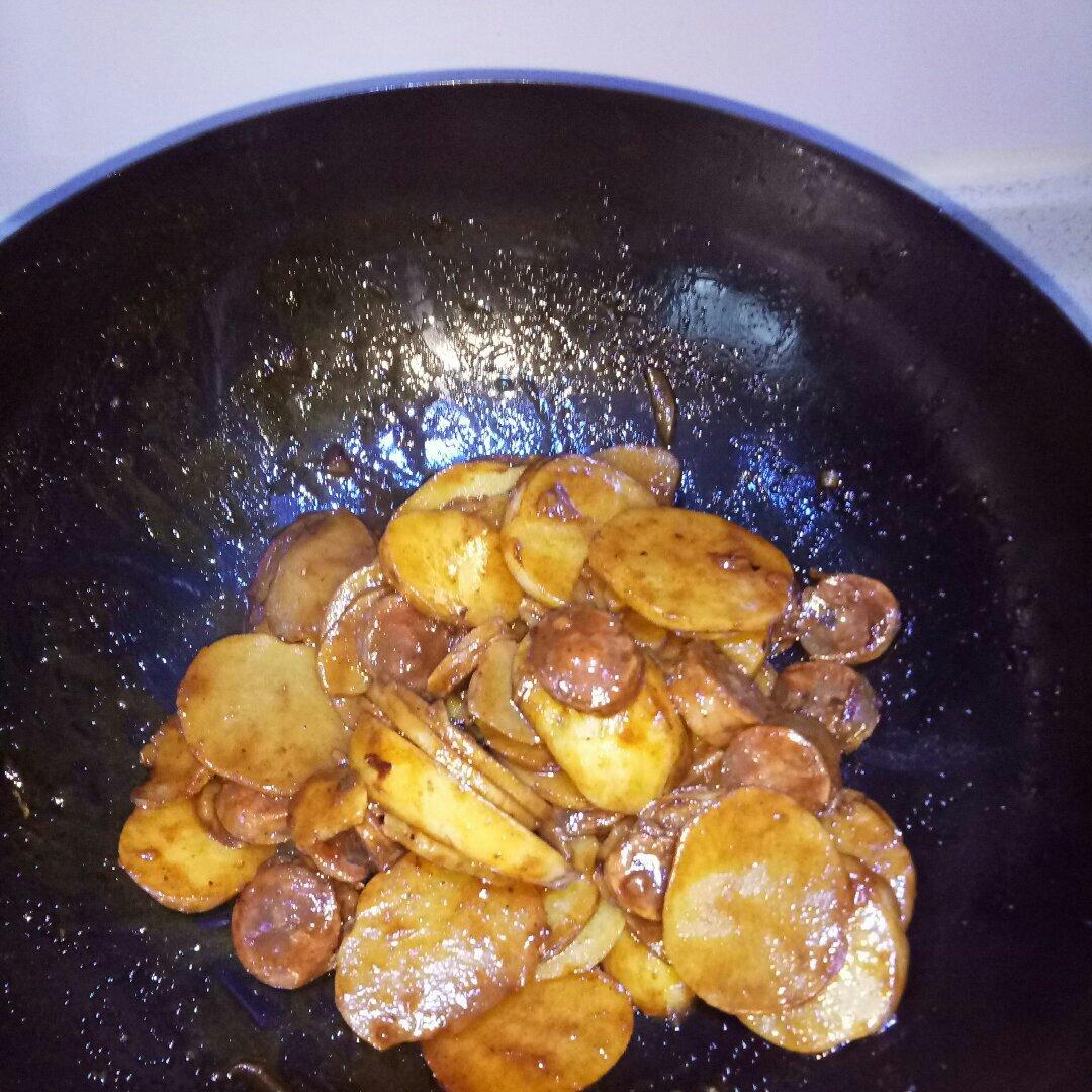 土豆片炒香肠