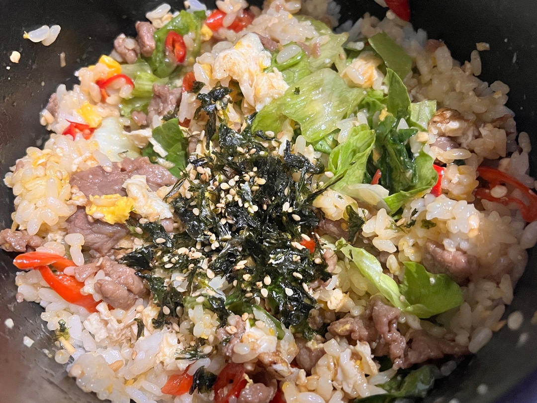 生菜牛肉拌饭