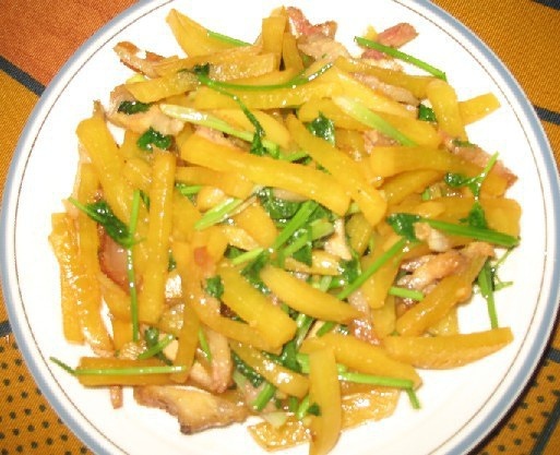 日本金大根(调味萝卜) 肉丝炒香菜