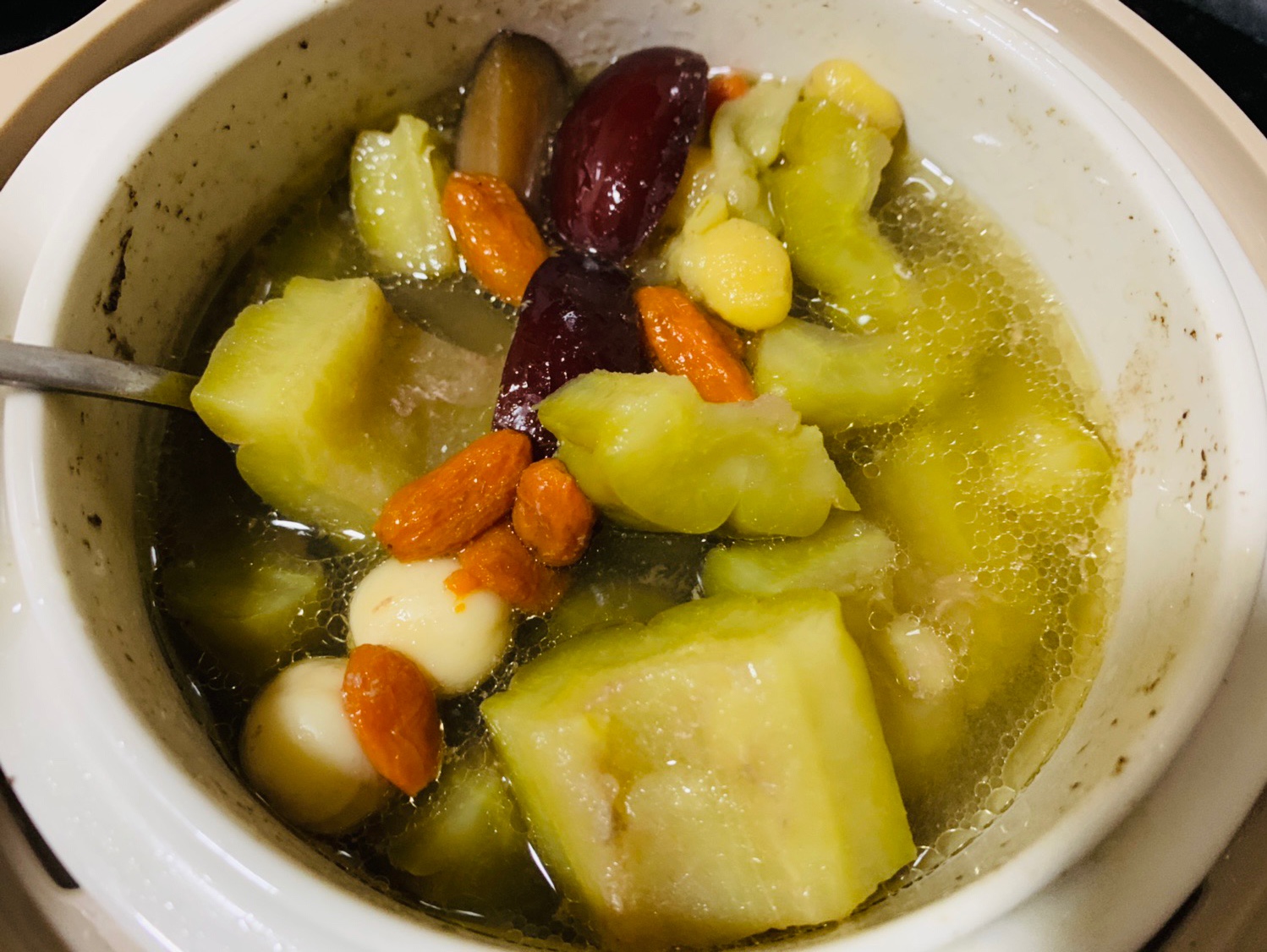 苦瓜排骨炖汤的做法