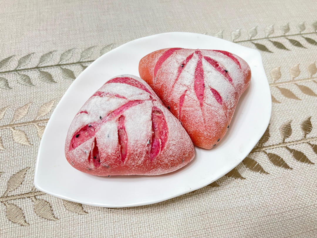 火龙果软欧包，粉嘟嘟～