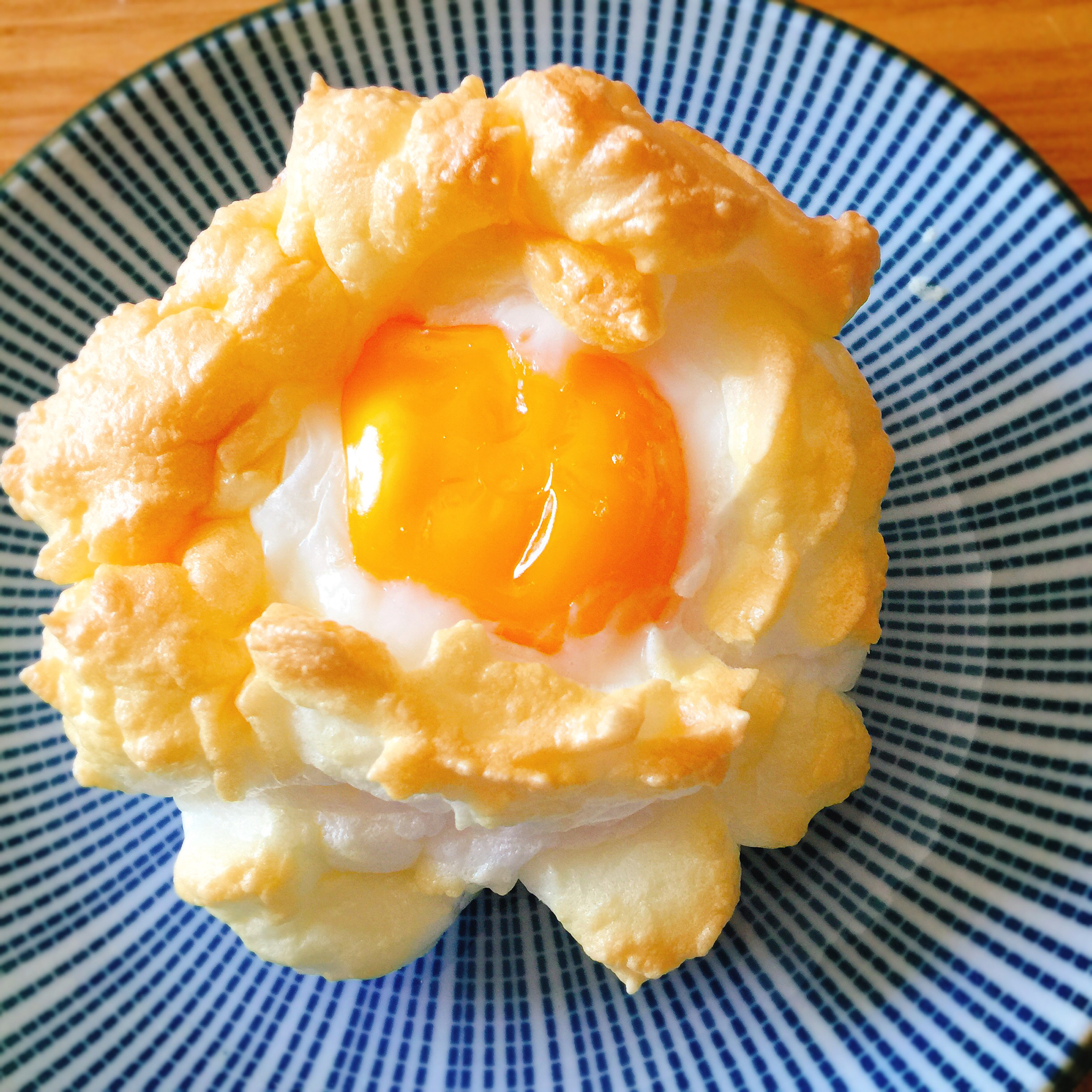 Egg Nests（巢中蛋）