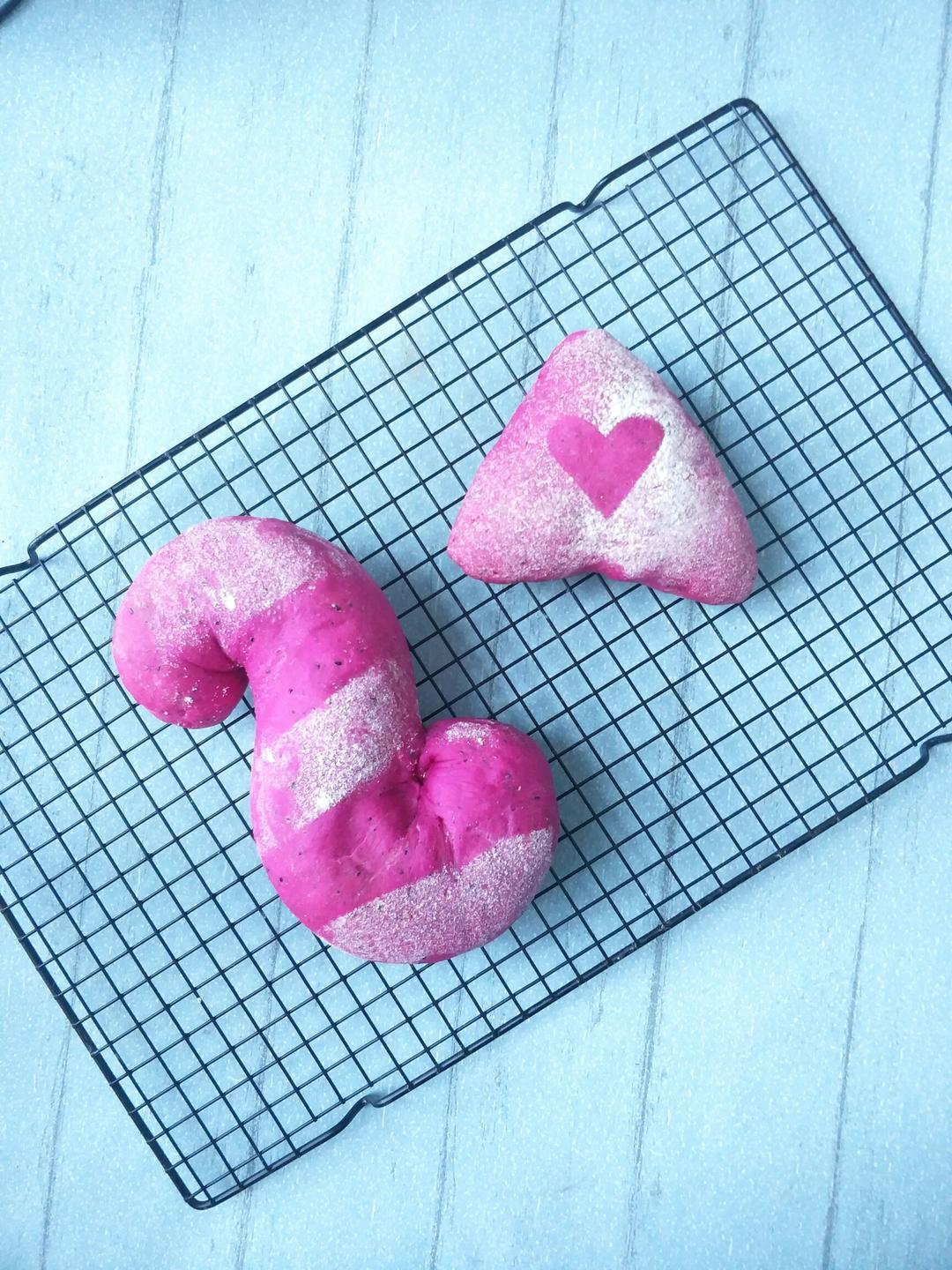 💕少女心biu biu biu 💕 肉松馅的火龙果面包