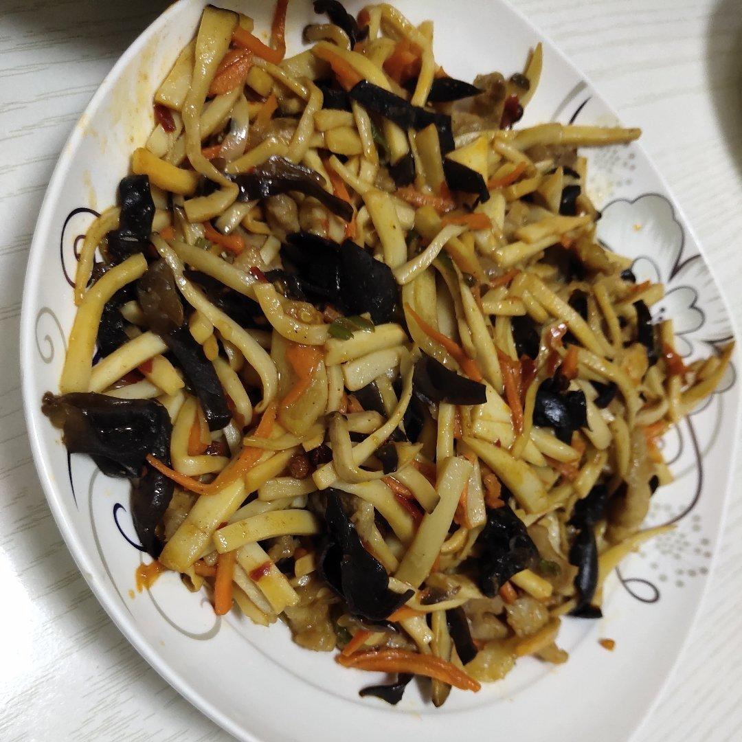 木耳杏鲍菇炒肉丝
