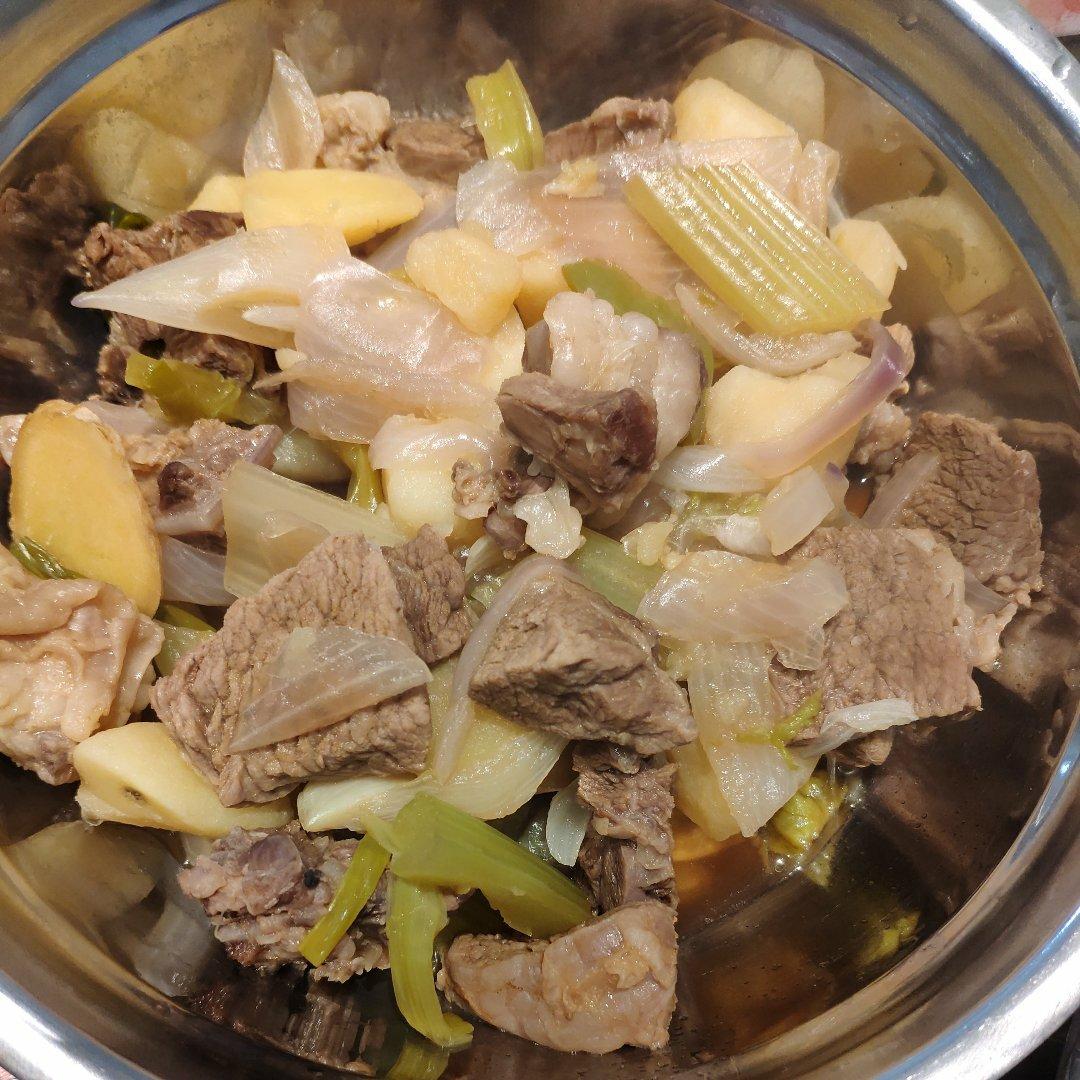 土豆炖牛肉（砂锅版）