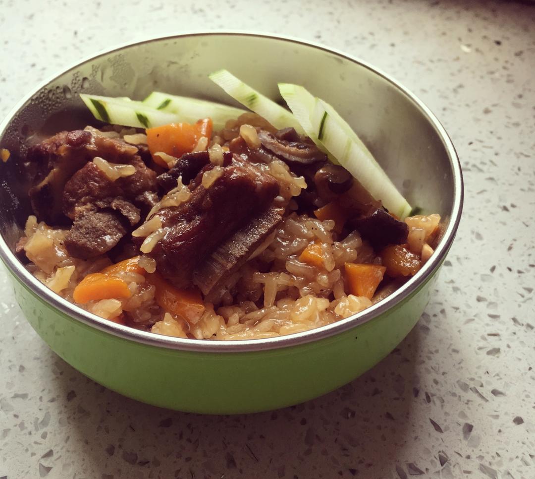 喷香排骨焖饭（爆好吃）