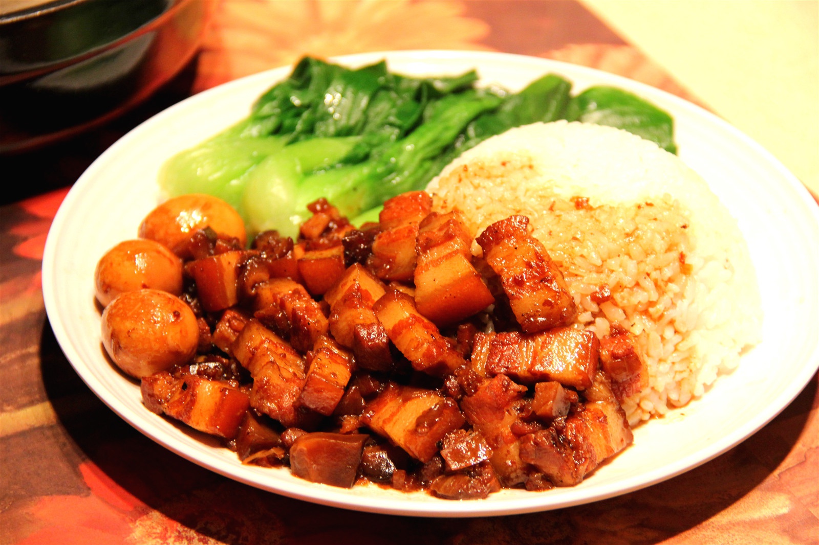 吃牛肉的兔纸做的台式卤肉饭