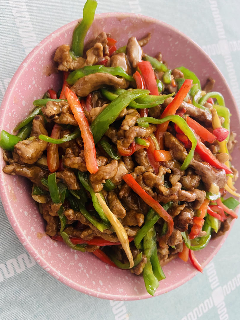 青椒肉丝盖浇饭
