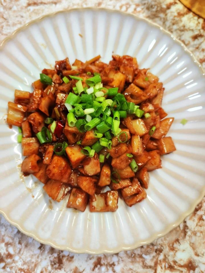 家常快手菜小炒藕丁真香