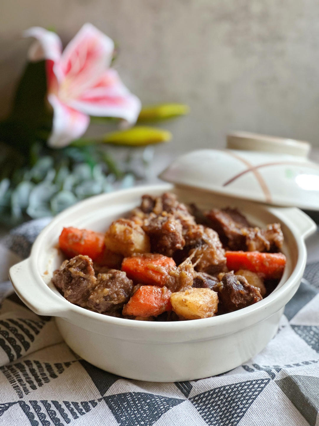 胡萝卜土豆烧牛腩