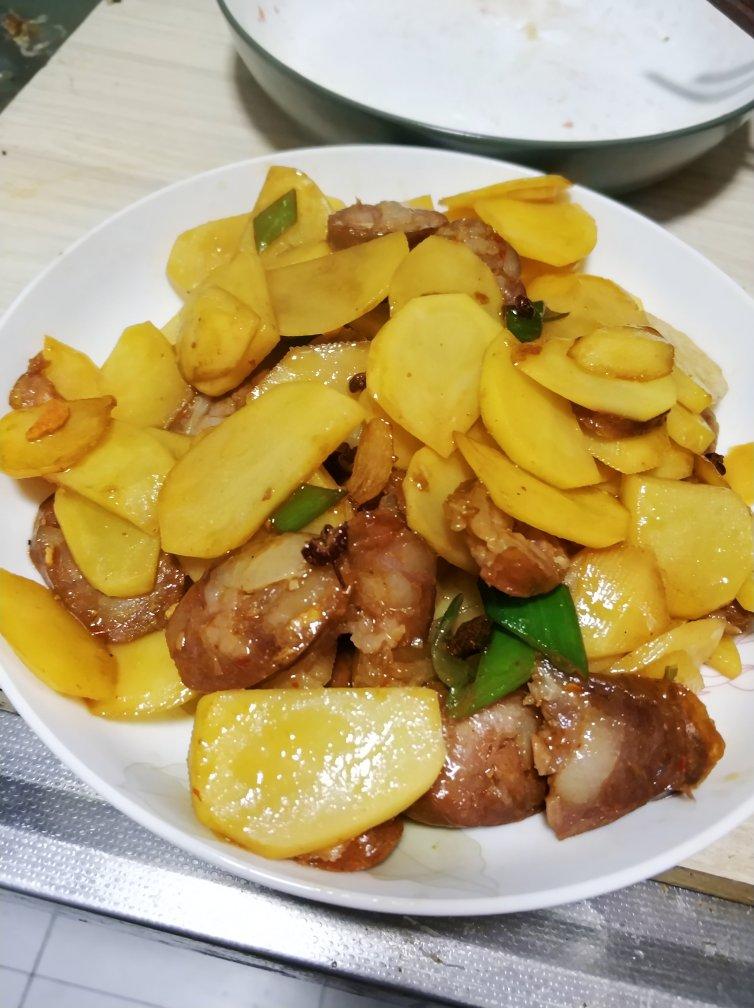 土豆片炒香肠