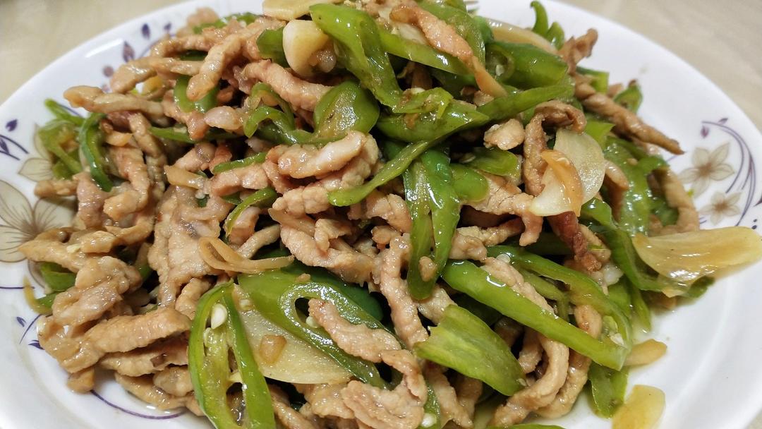 厨师长教你：“青椒肉丝”的正宗做法，色香味俱全