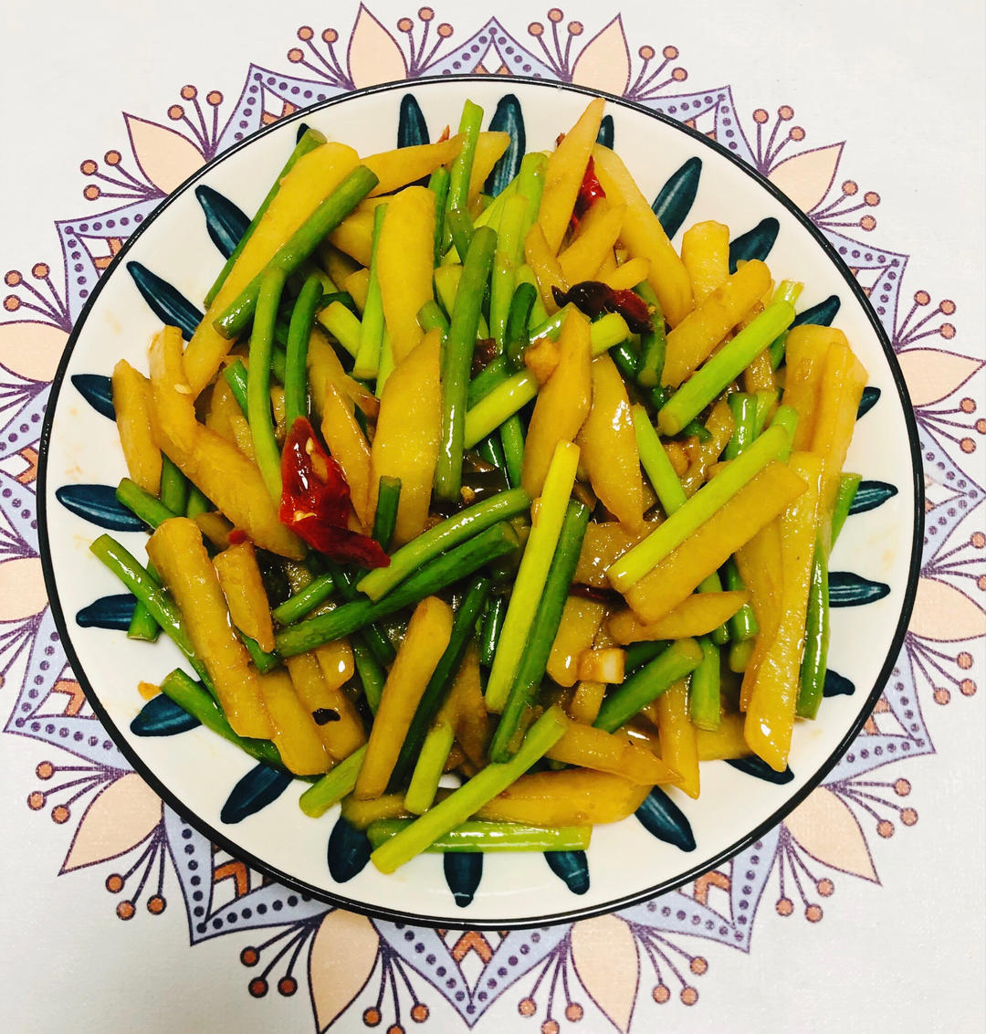 土豆炒蒜苔