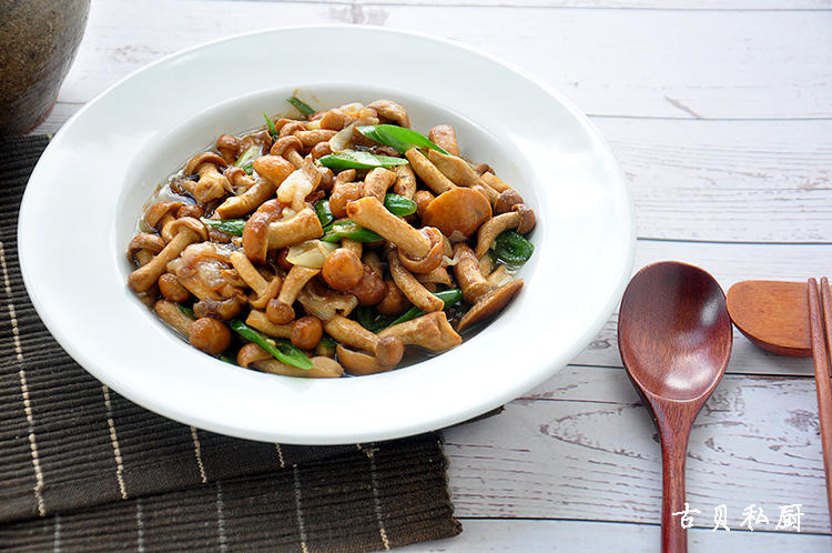 辣 炒 滑 子 菇的做法