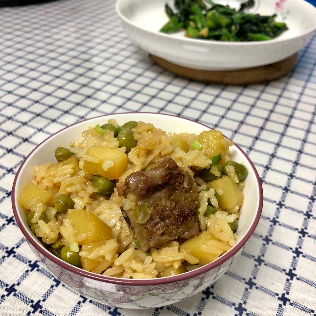 喷香排骨焖饭（爆好吃）