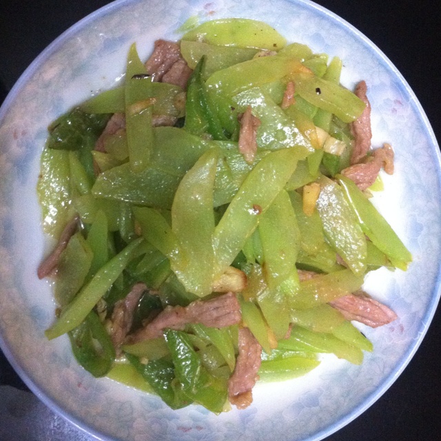 莴笋炒肉片