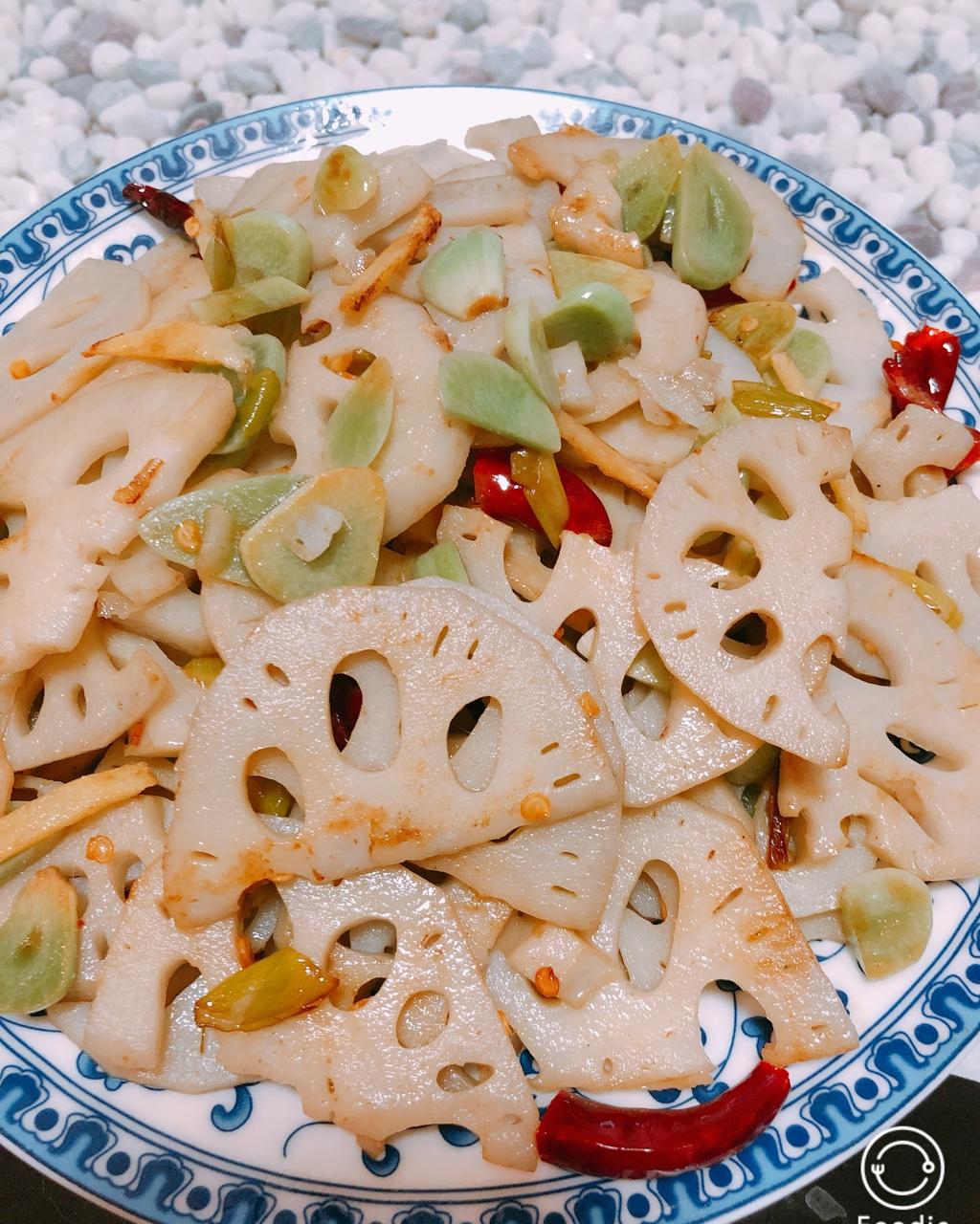 良家人做的腊八蒜炒藕片