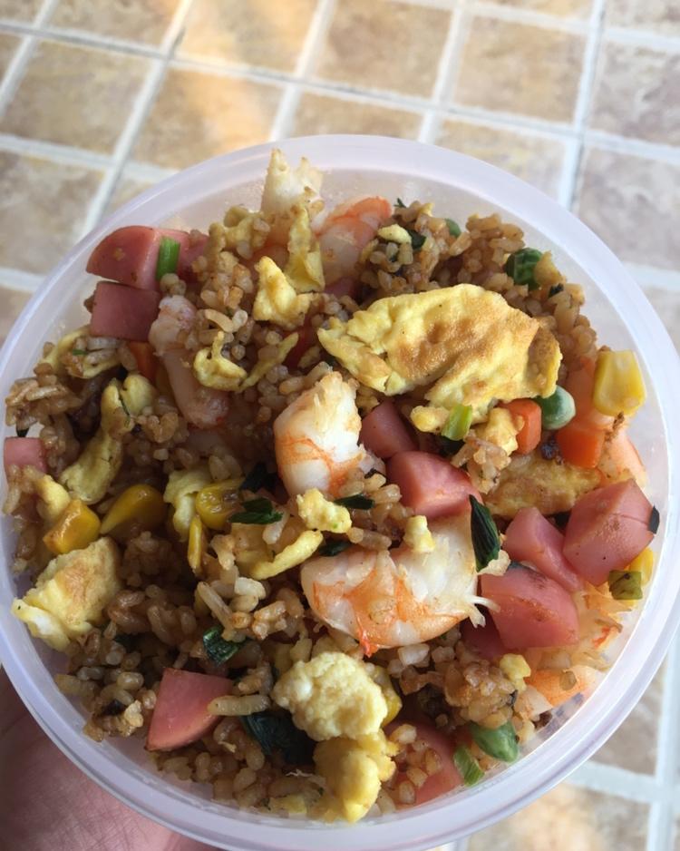 虾仁火腿蛋炒饭