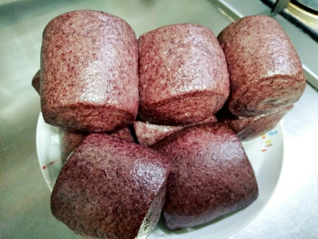 黑米粉刀切馒头