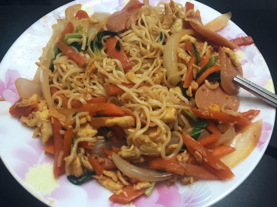 路边摊风味炒方便面