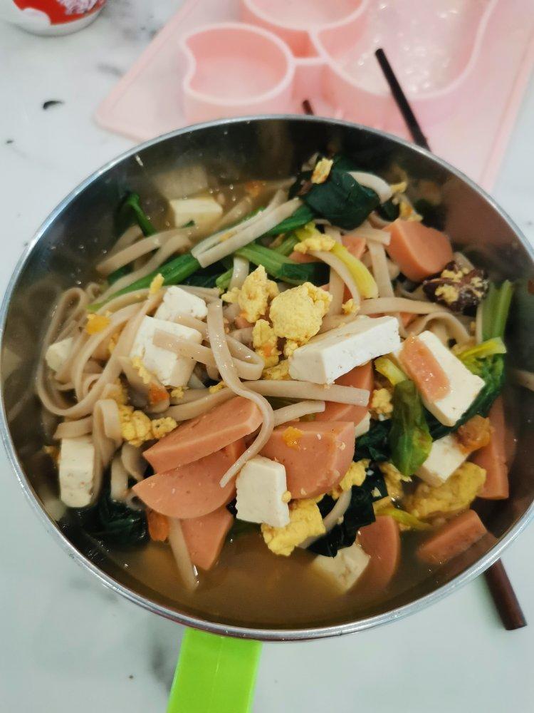 菠菜鸡蛋面
