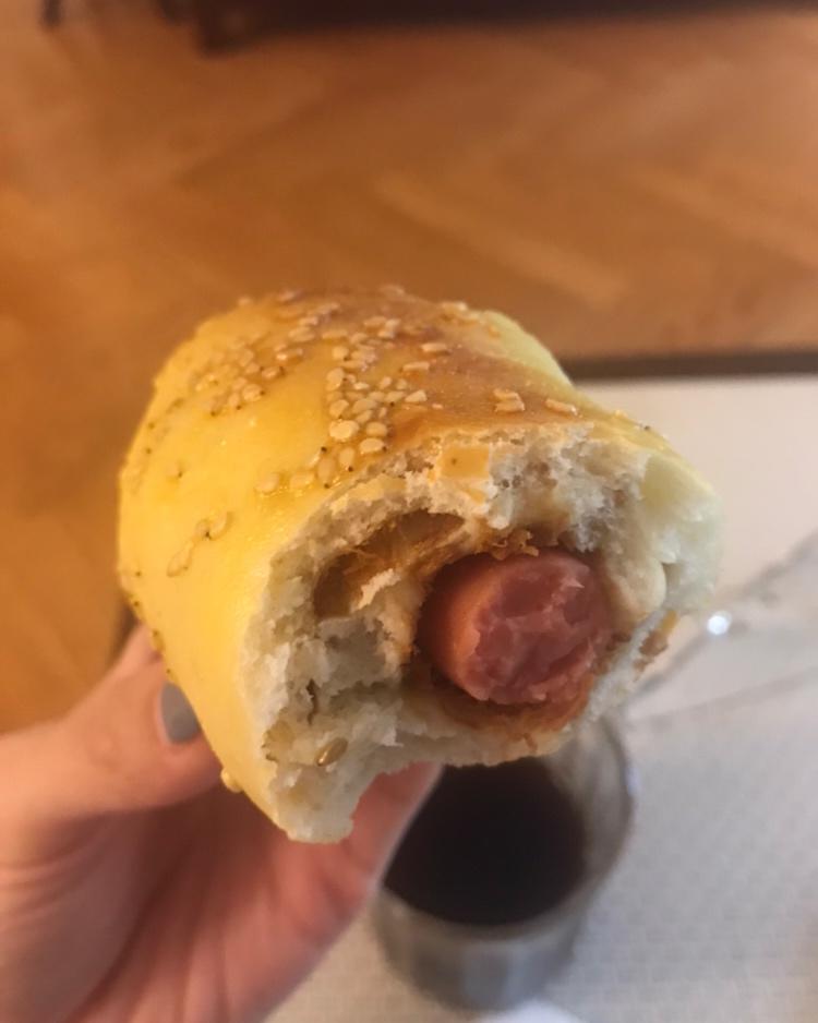 火腿肉松面包卷